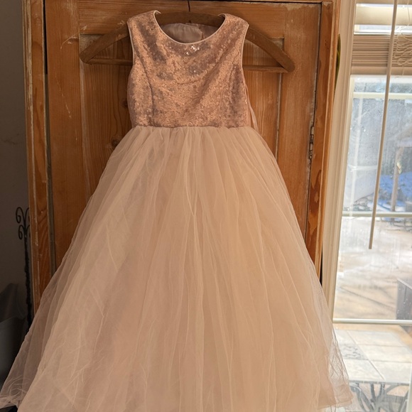 Elegant Pink Sleeveless Kids Dress - Picture 2 of 8